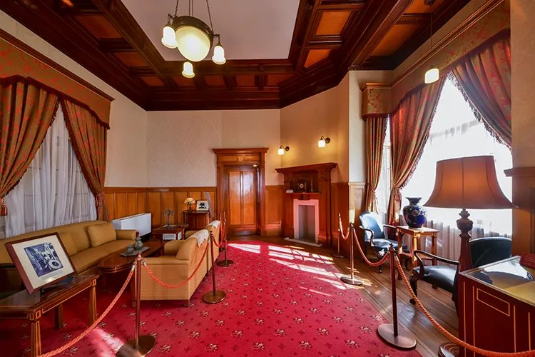 🏛️ 구 모지미쓰이 클럽